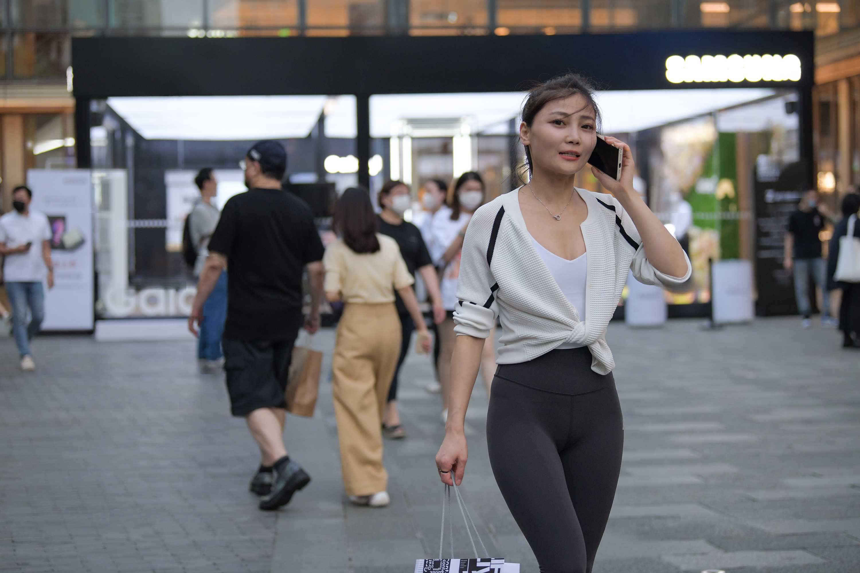 44815-hkkb4j305kf.jpg