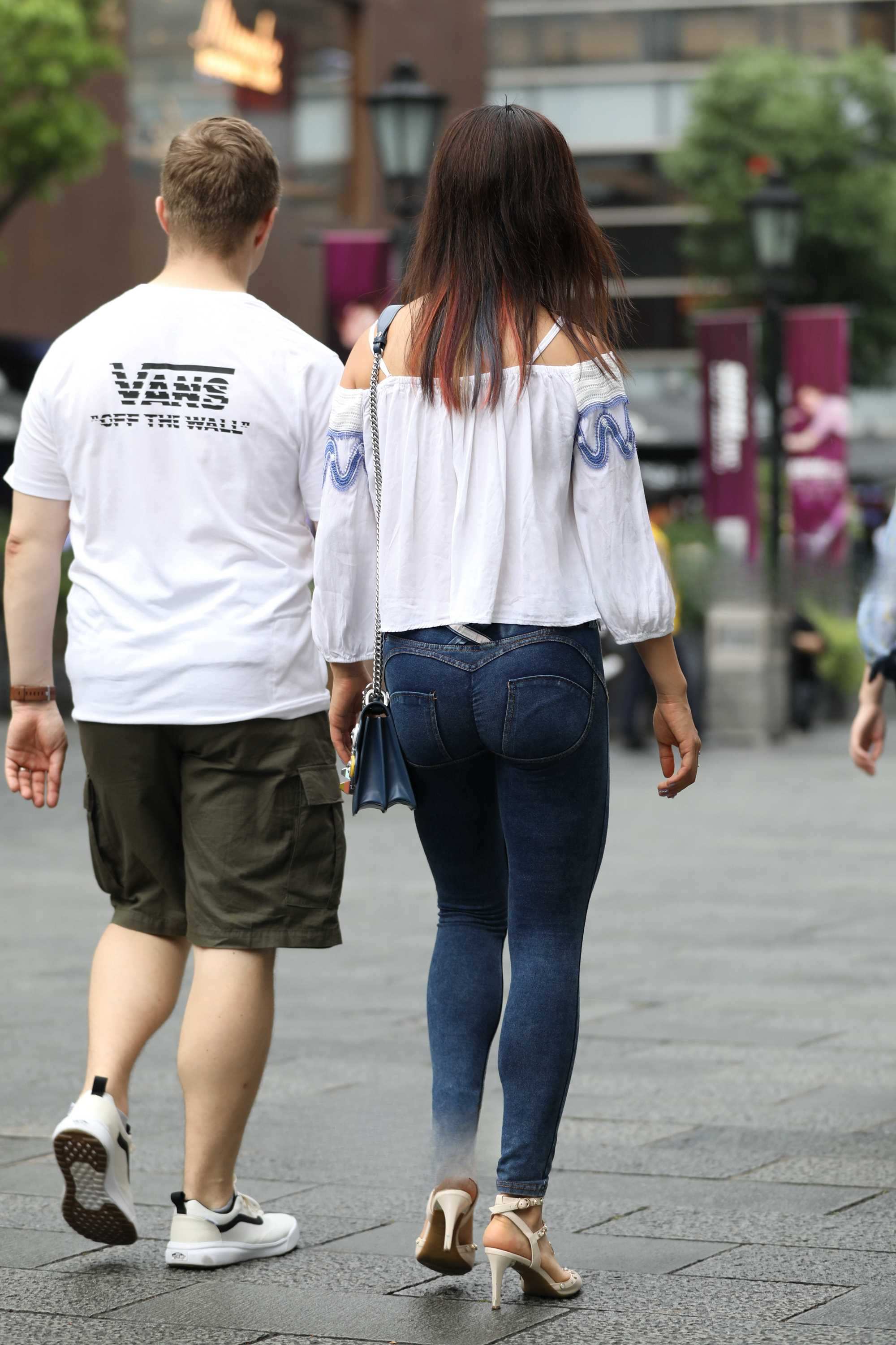 23328-4fbmxylf2lw.jpg