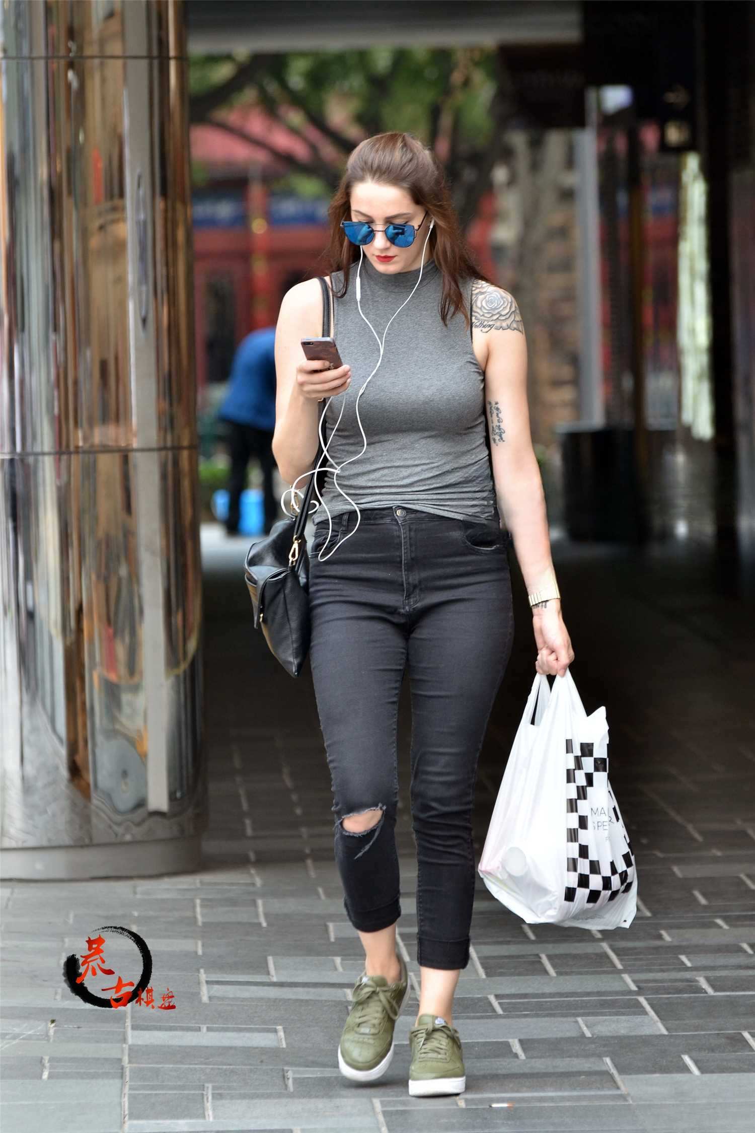 10105-eunir1ria0l.jpg