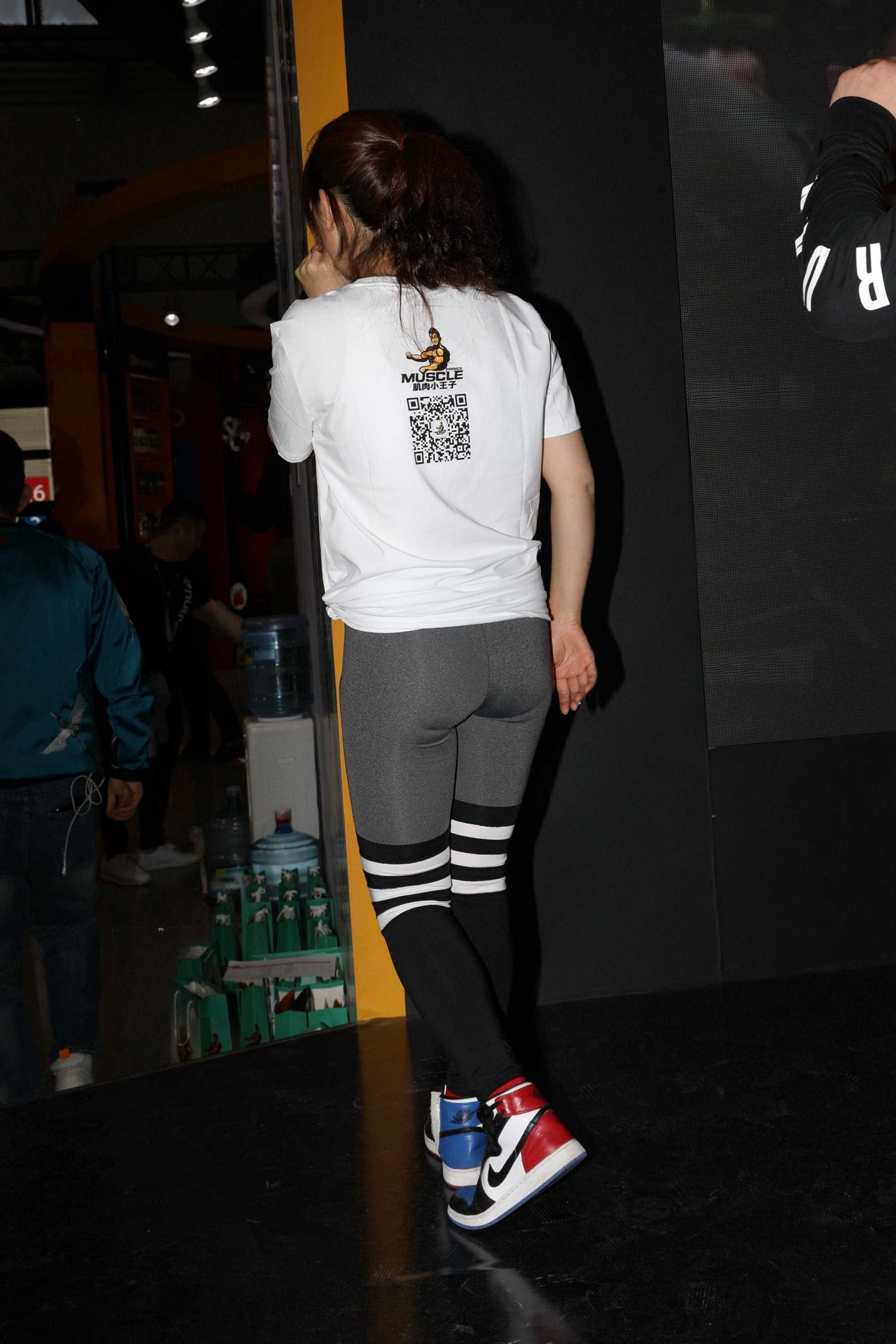30580-wzn21w1bszk.jpg
