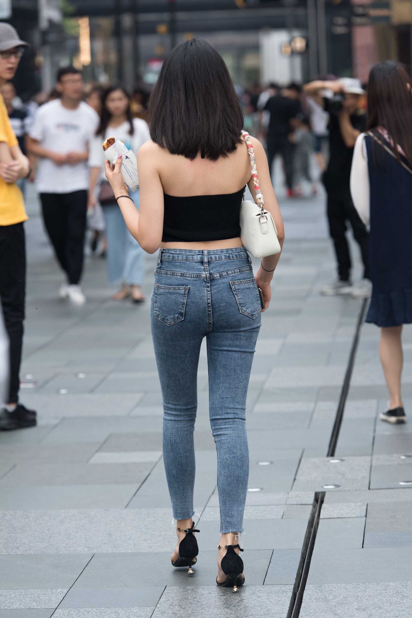 35553-rb1zdhgjn4f.jpg
