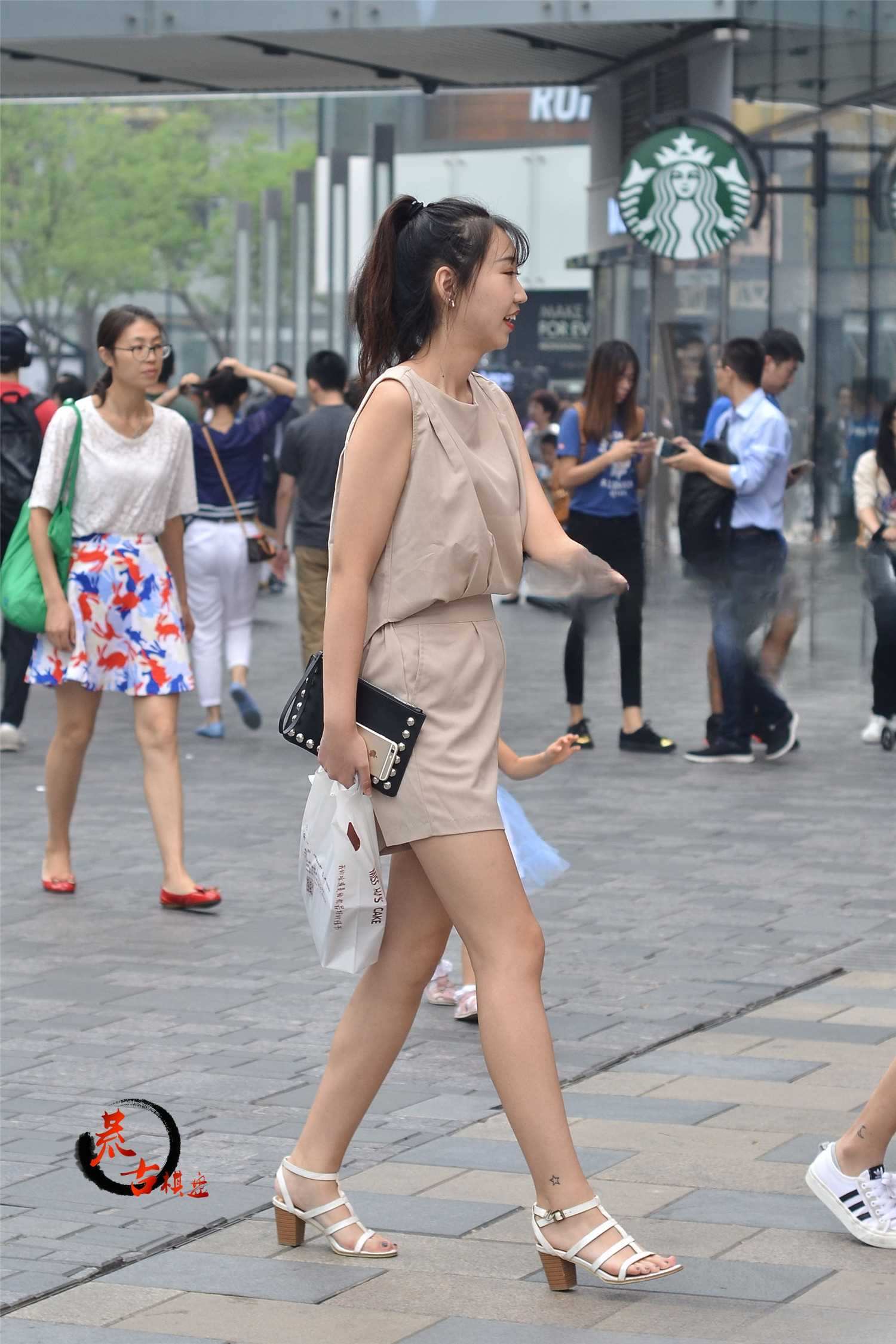 10869-ldjs1d42eya.jpg