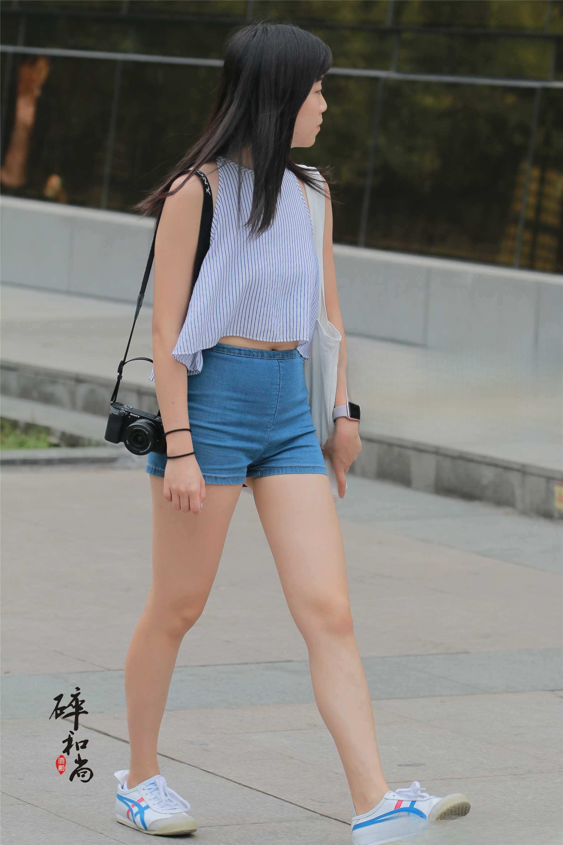 9881-dugqrbjmft2.jpg