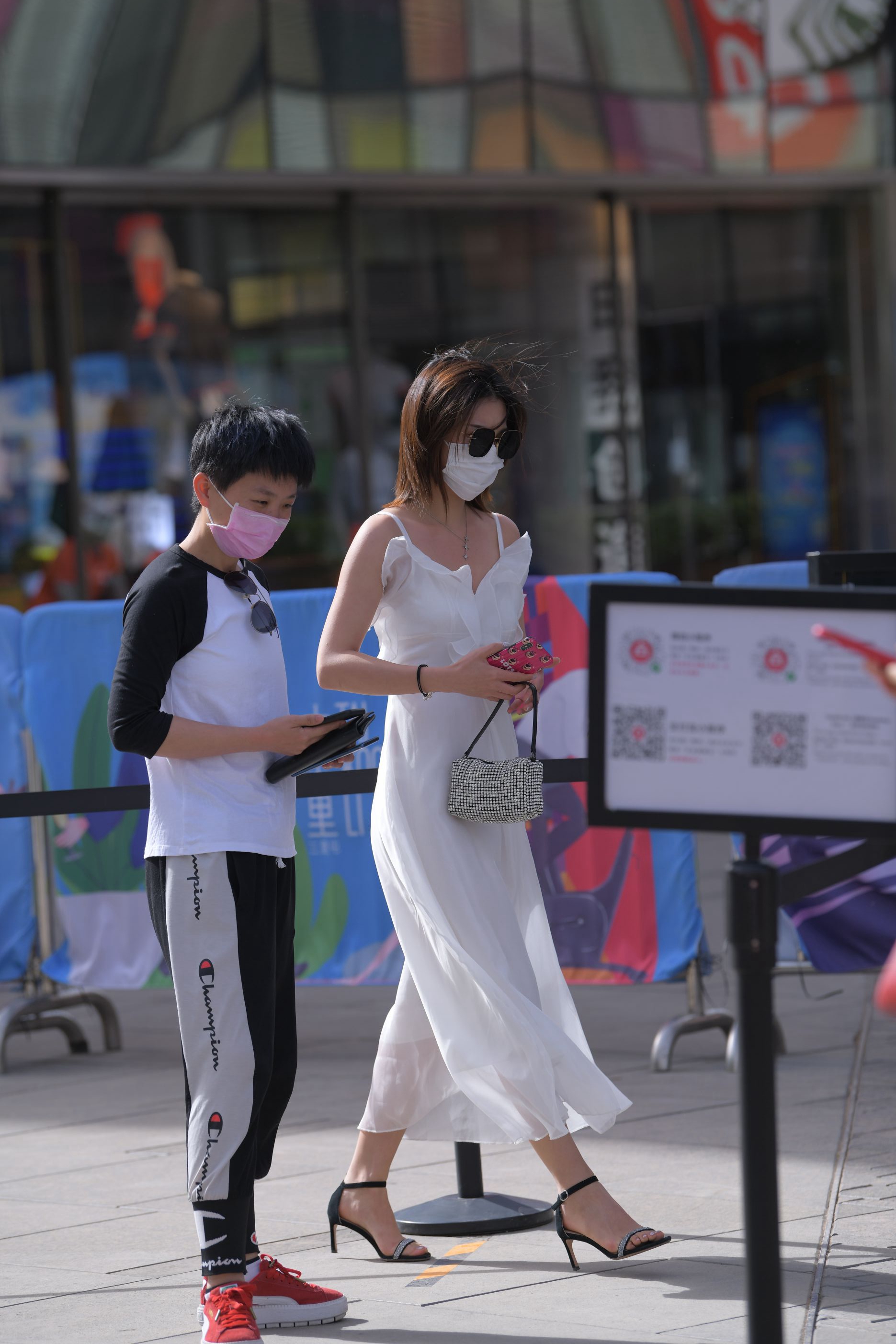 31653-affwomufqs4.jpg