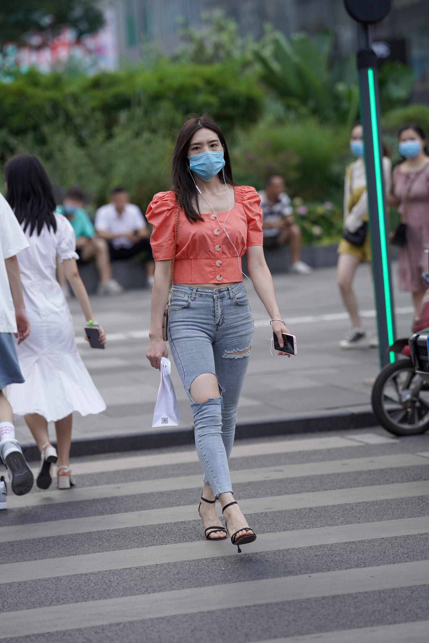 35567-ninaodih3mv.jpg