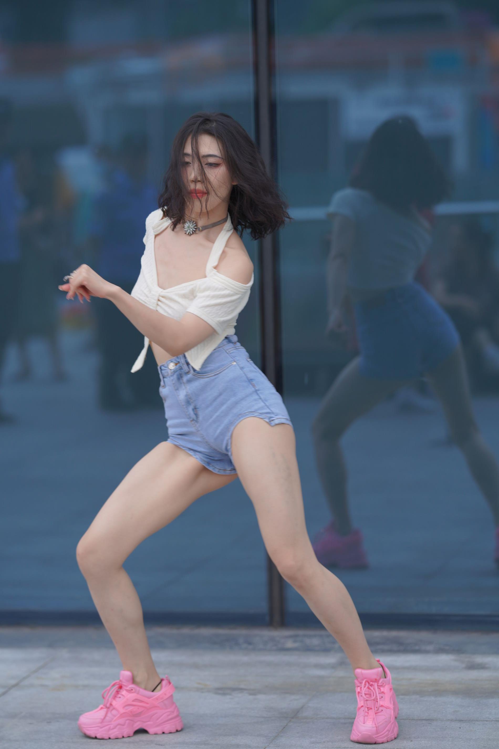 38104-ucenhptyy01.jpg