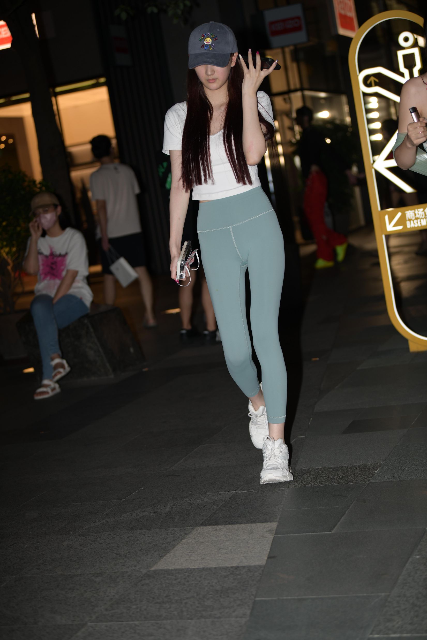 150152-0chzwzprgph.jpg