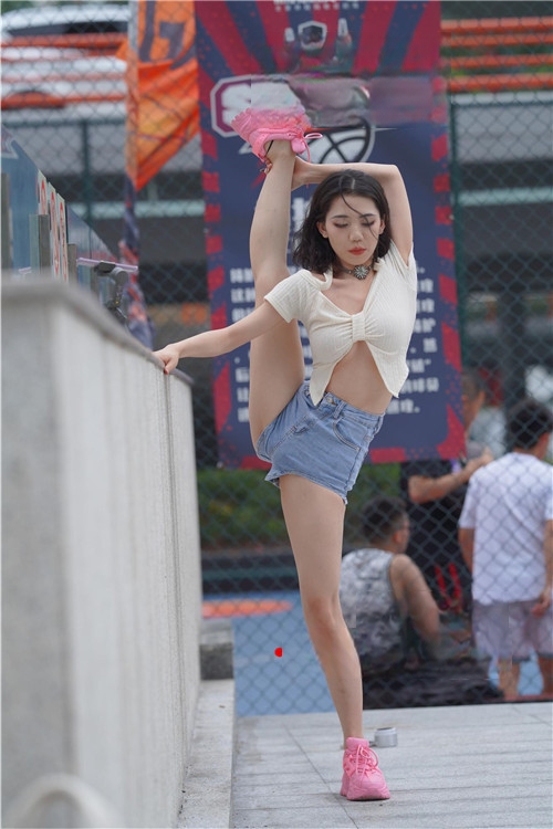 8708wdx0ew21jin.jpg