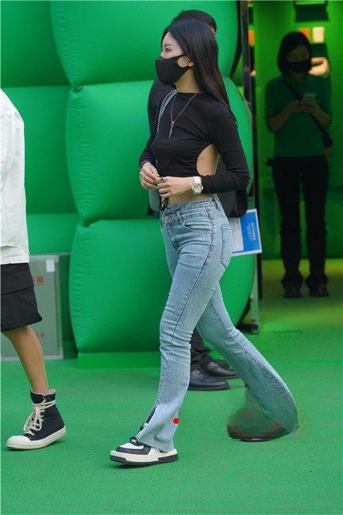 32675dhcb0qyp12j.jpg