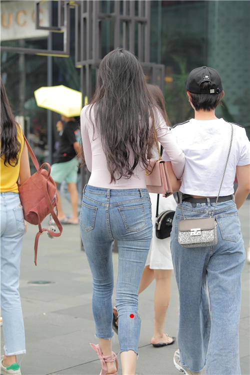 32351lt2khpxdyqk.jpg