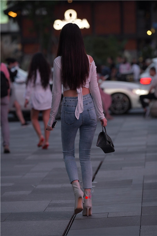 32054odwsifblu5p.jpg