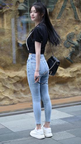 31215yhxxqnsal0m.jpg