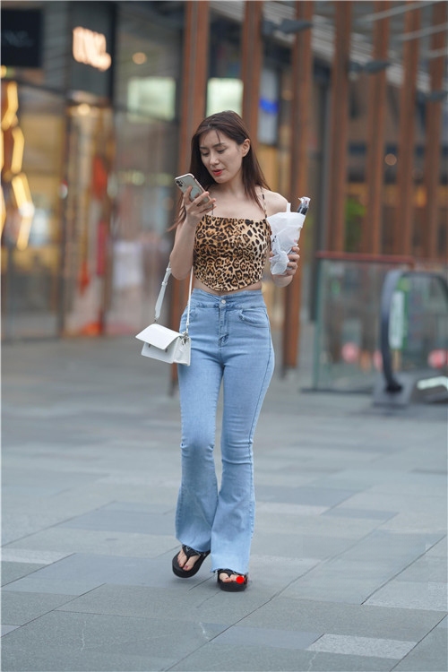 30685jck15vtzmv2.jpg