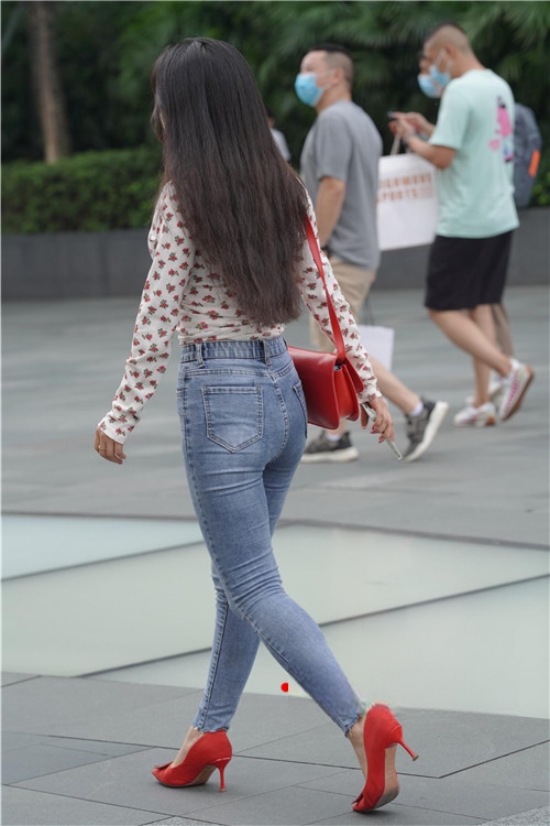 30682qr23lnqfkr1.jpg