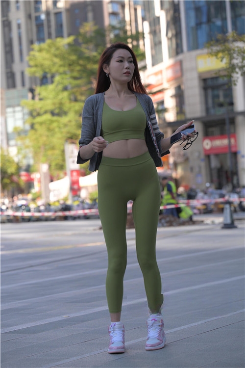 23737pj4lsl5vkcz.jpg