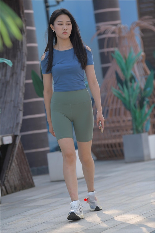 237025mev1t5n3he.jpg
