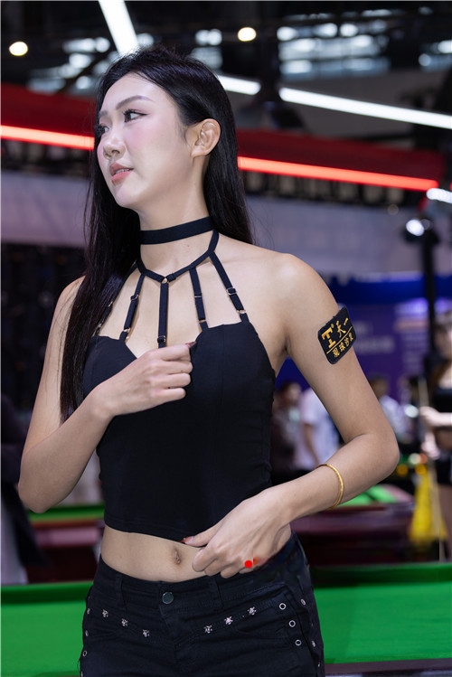 33972z25qtdj4jhb.jpg