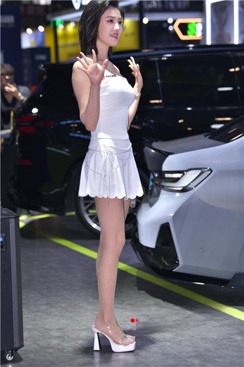 33804cp2g23gzjuk.jpg