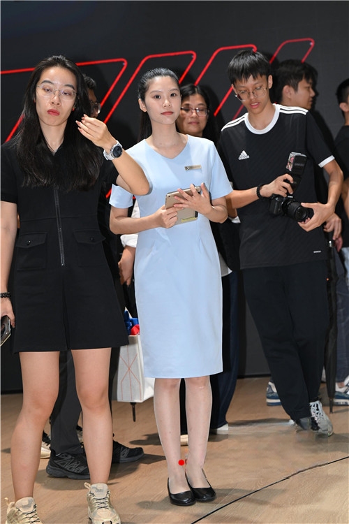 33428bdczr0i5ul0.jpg