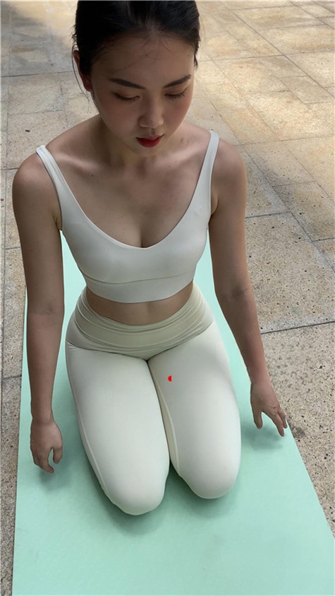 6227fayxeeb04l4.jpg