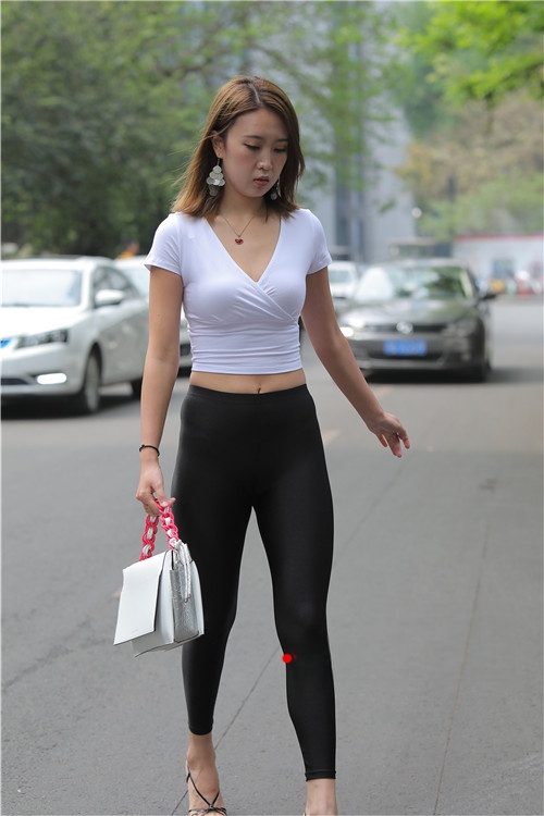 10651qwxenns0p00.jpg