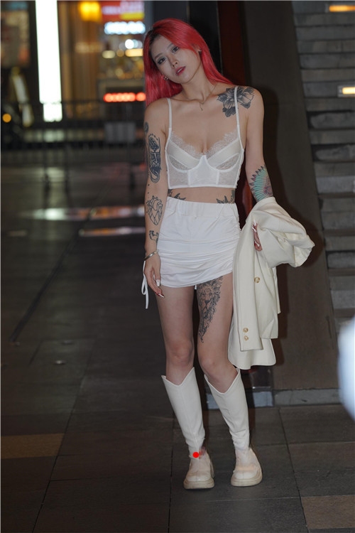 33854uxswynim1ro.jpg