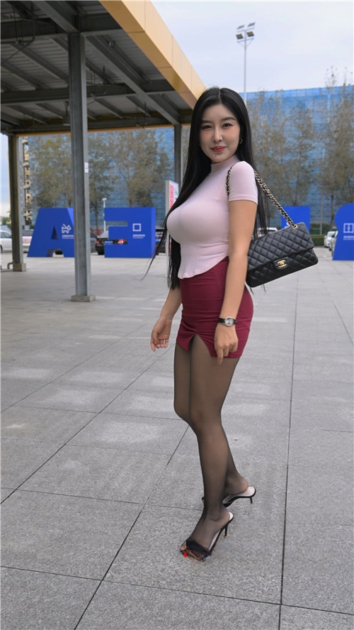 33195vm45ybs2lss.jpg