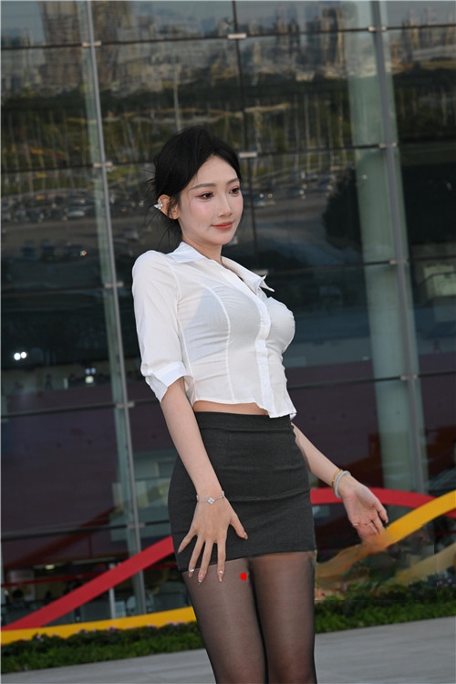 32408a1hbqugdm3a.jpg
