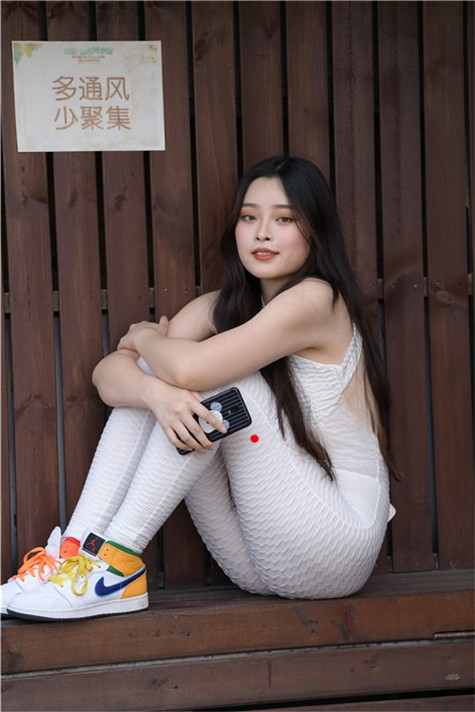 5825j3uhb0cq1l1.jpg