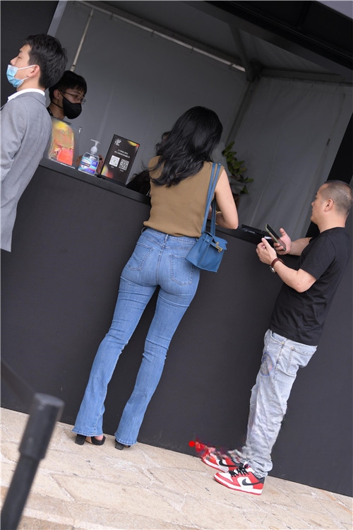 32288wgok3zkhvvt.jpg
