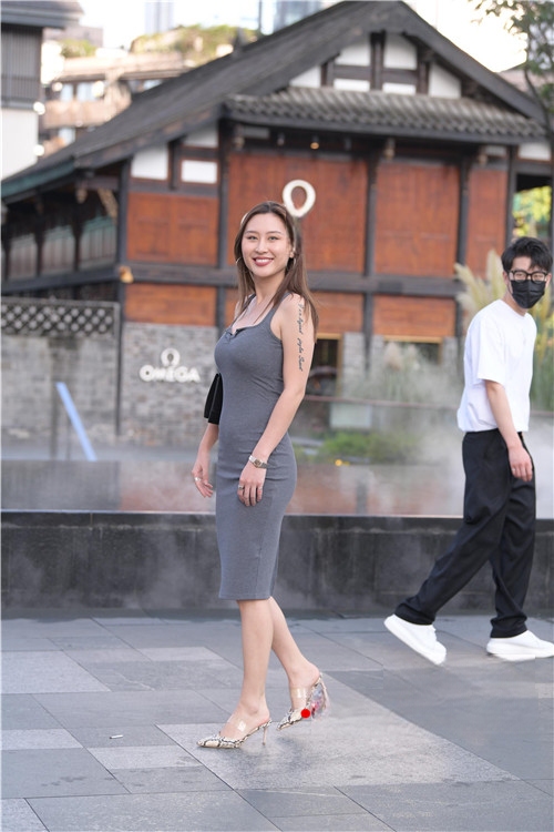30769k4of4y5dp5e.jpg