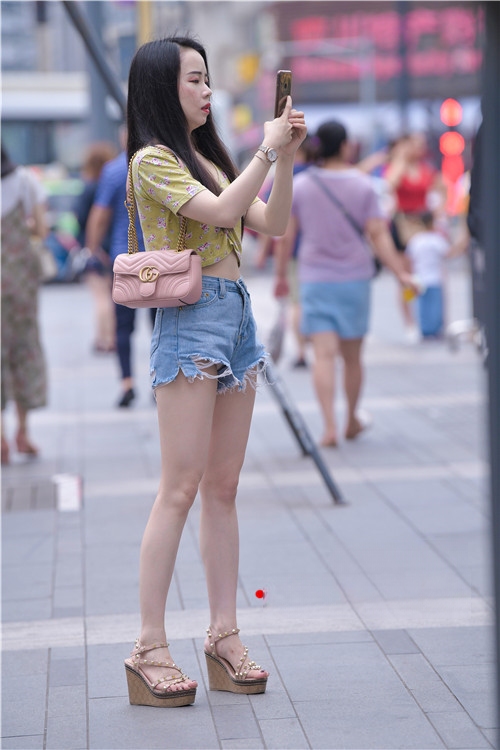 10761r2nqczarv2i.jpg