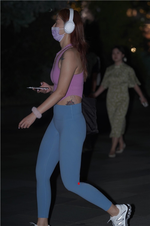 17742ysy4urcmgcj.jpg