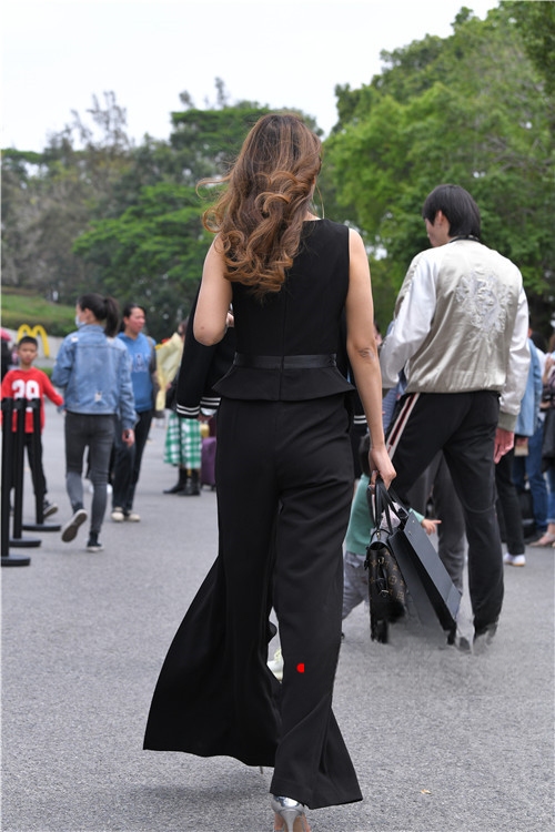 1006841ckyqojllp.jpg