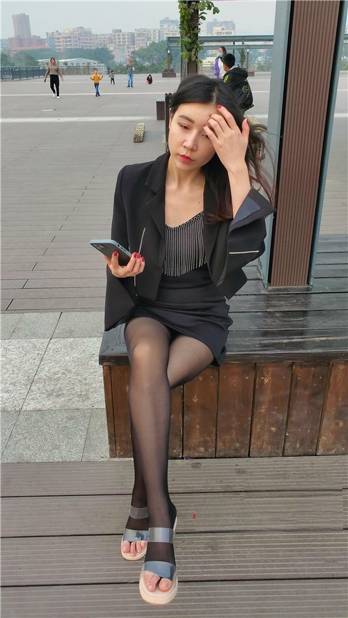 21535o225u0nknv4.jpg