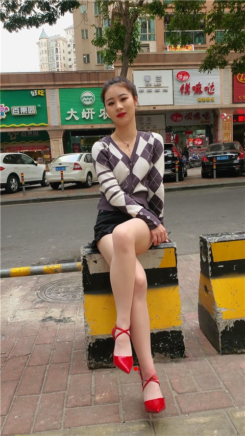 21505cly335iz1yd.jpg