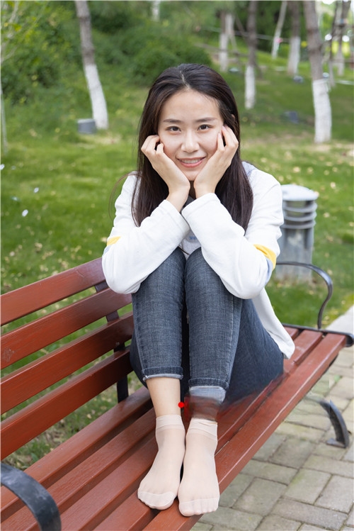 9942c03jf5ptu25.jpg