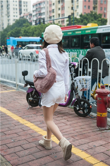 37703wxbscnd5hv.jpg