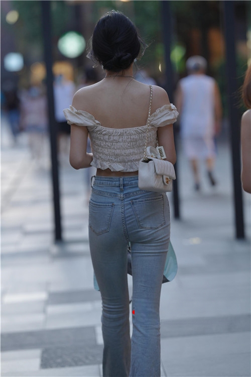 3047215iufarkx5p.jpg