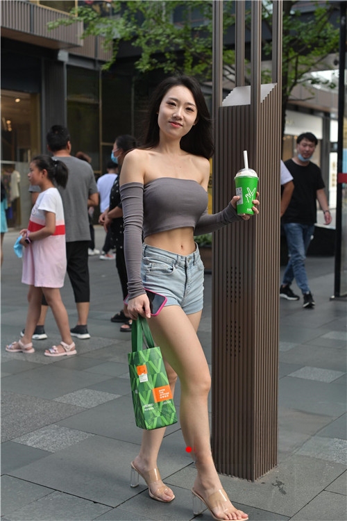 30033eie5mvav3az.jpg