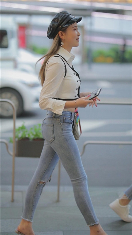 4077hkiszamp1n3.jpg