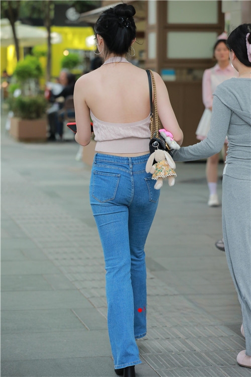302922dk55zemqwr.jpg