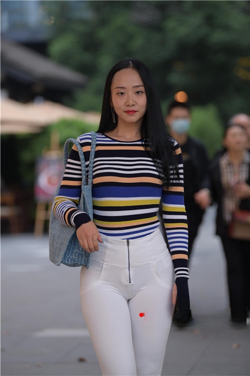 30252jqsjexbl4to.jpg