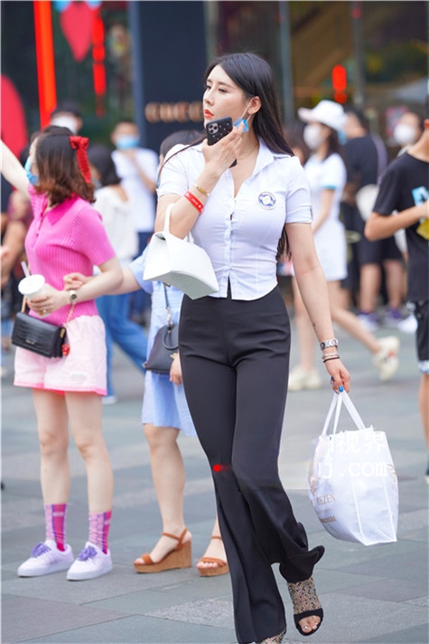 5303ul2vcg3accf.jpg