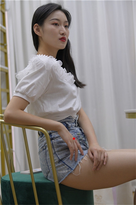 6773mqxfctxt0s4.jpg