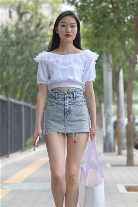 6772jrxorj5ay13.jpg