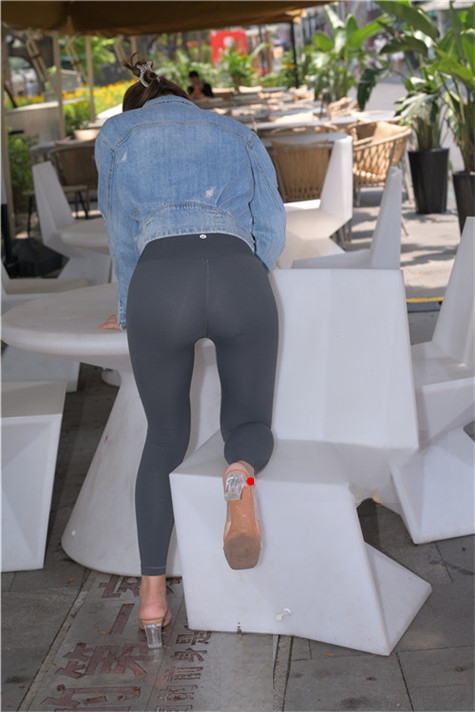 6740ghkxceusli5.jpg