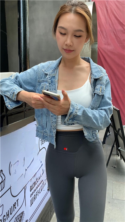 67382dkshe3gn2b.jpg