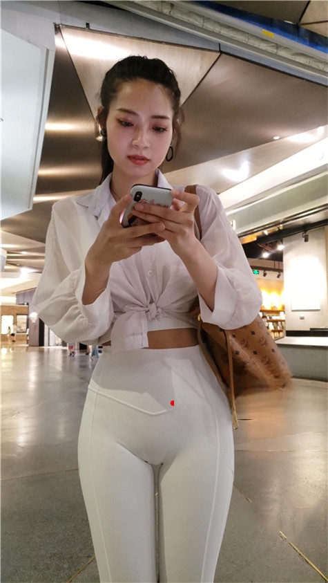 6618g0nf1y1nqdg.jpg