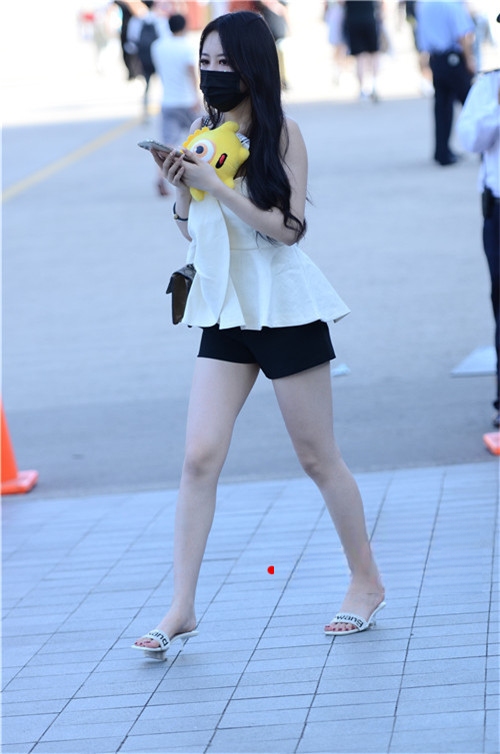 83464klv553mt5y.jpg